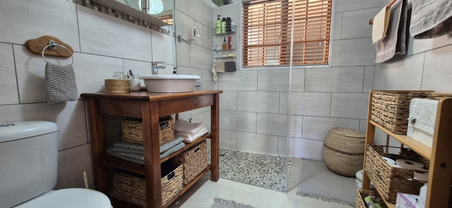 4 Bedroom Property for Sale in Table View Western Cape